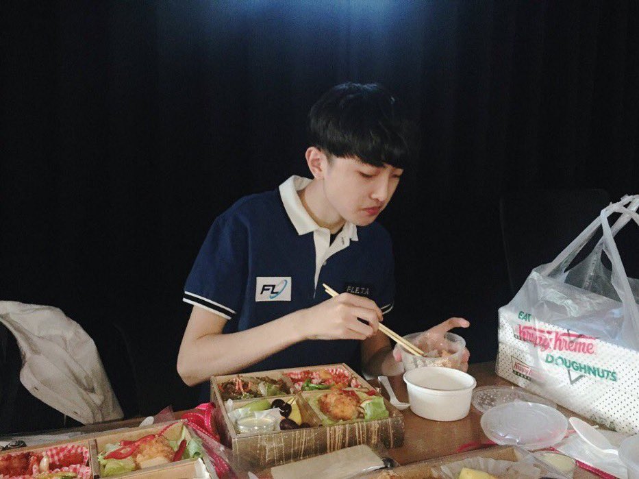 Lemito_1's tweet photo. 뇸뇸병선              깐머리 병선
치카치카병선          그냥 내가 좋아하는 병선 https://t.co/HWh8wiBKWq