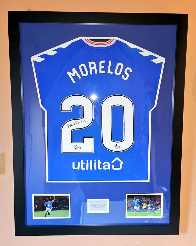 Proper Frame Displays tweet media