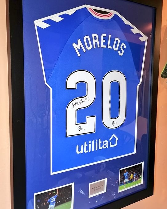Proper Frame Displays tweet media