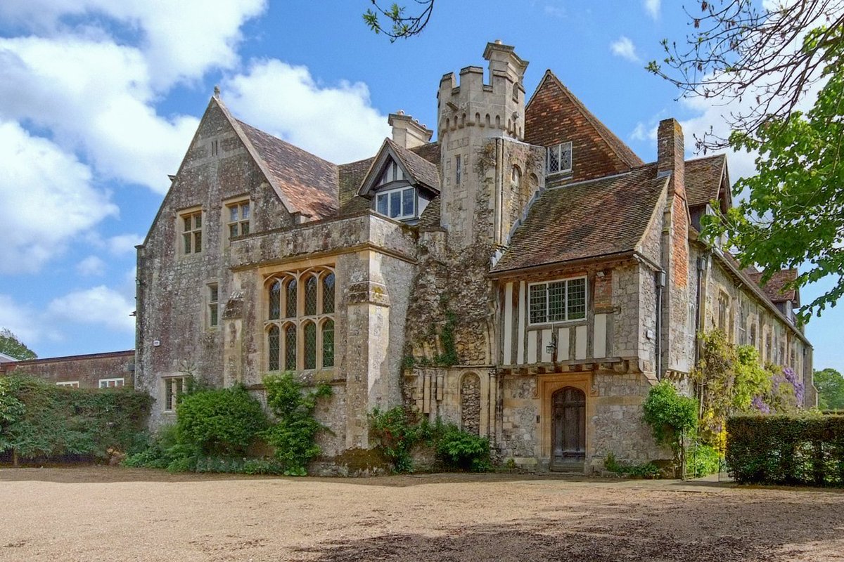 Monks Horton Priory was a Cluniac Priory. It is not very well studied and has never been excavated. It reuses the W range and a tantalising part of the church nave's W front preserved on the N, the entrance hall got from a Daily Mail article when it was for sale in 2014 for 5.5m