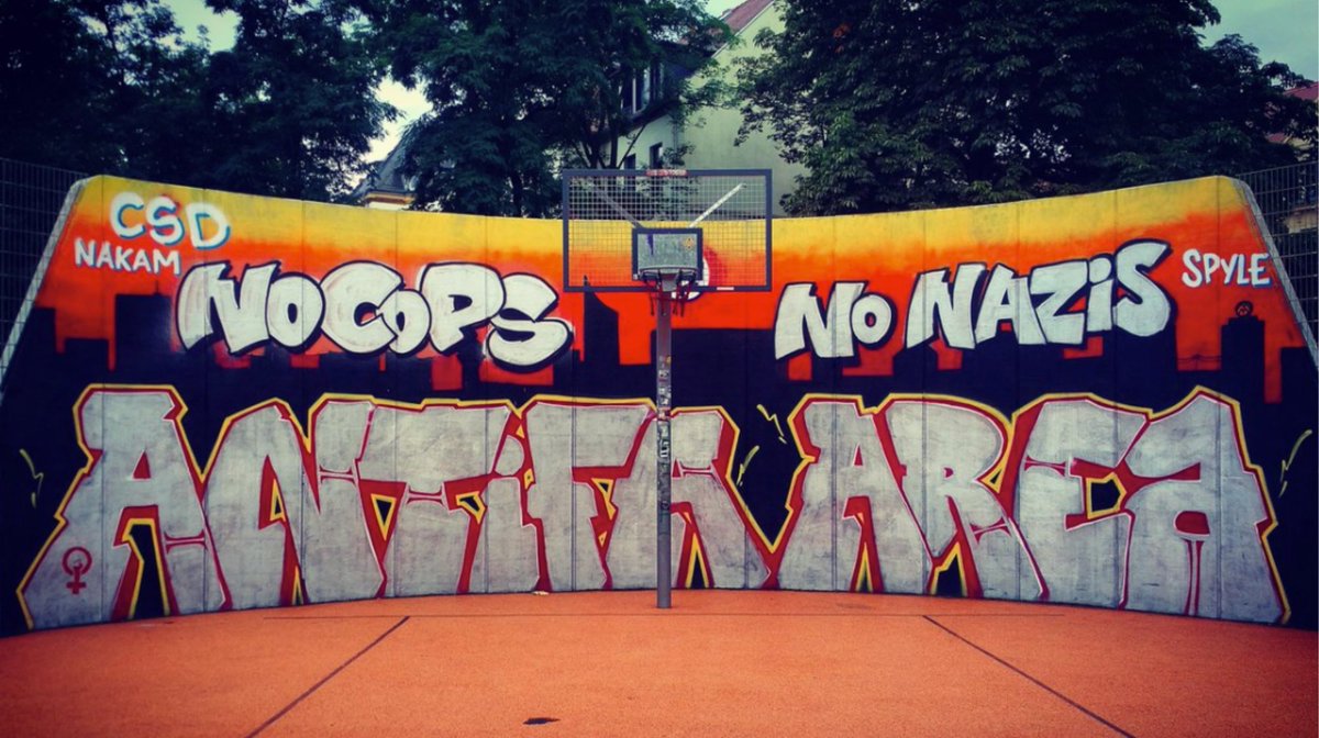 alter_Showke's tweet photo. #Graffiti am #Connewitzer Kreuz .... ENDLICH LEGAL MACHEN! ... 🤨 ... oder was sagt ihr? ... 🤔 ... https://t.co/k73omfTrQD