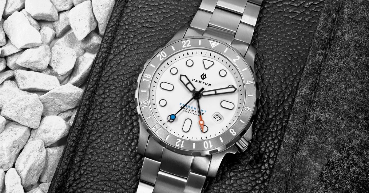 rossdavis's tweet photo. The @hamtun Kraken H3 GMT is just 5 days away! Make sure you’re signed up at https://t.co/s5U1n6Xokz so you don’t miss the early pricing.
Local time and date details are at https://t.co/HcdPcZTztI
#LoveToLead #watches #hamtun #wristcheck https://t.co/Lm6XMu7VKO