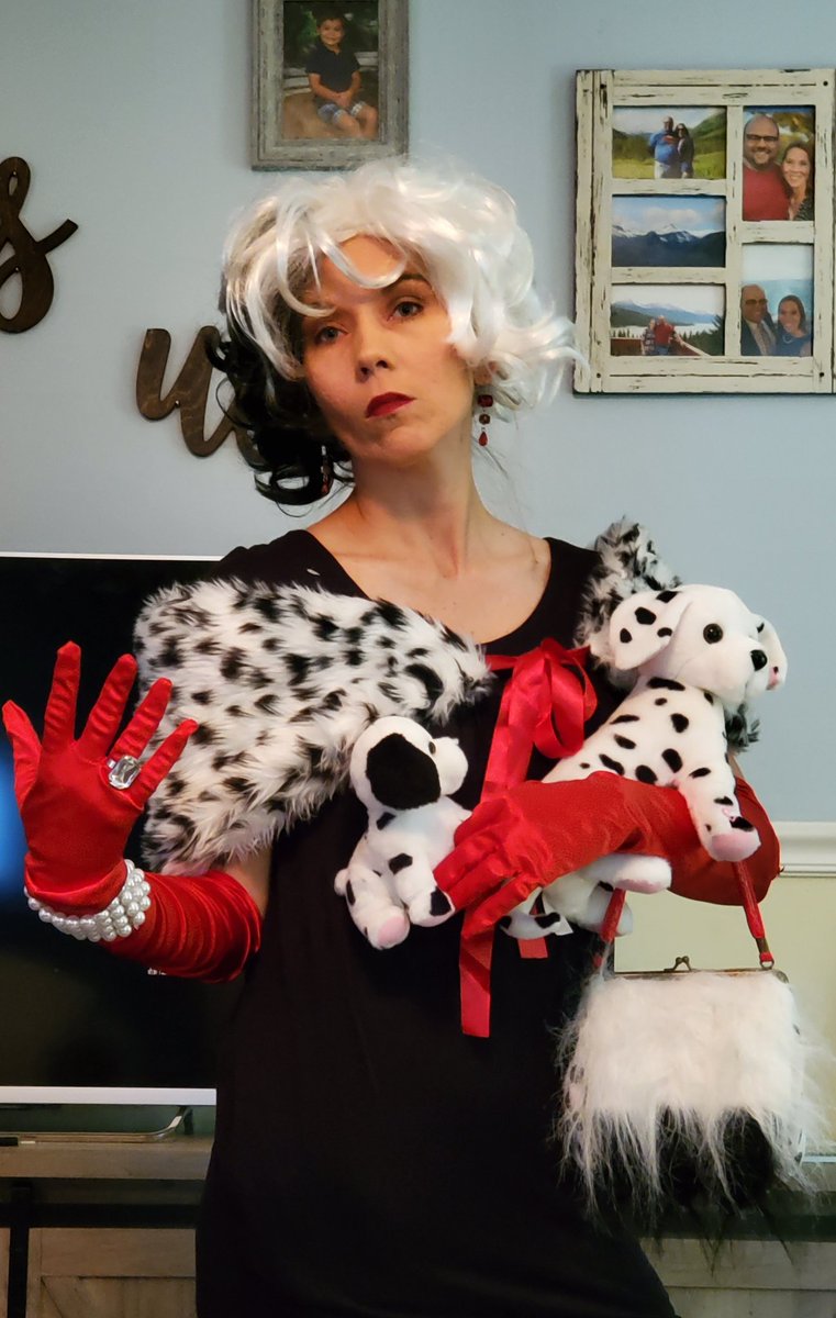 Angel Farran (@angelfarran2) on Twitter photo This Week has 'Gone to the Dogs'! Classrooms invited me to 'pop' in & share poems for Poetry Month, so of course I had to dress for the occasion!! #poetrypopins #dragonsgodigital #distancelearning <a href="/DreamLakeApopka/">Dream Lake Elementary</a> This Week has 'Gone to the Dogs'! Classrooms invited me to 'pop' in & share poems for Poetry Month, so of course I had to dress for the occasion!! #poetrypopins #dragonsgodigital #distancelearning <a href="/DreamLakeApopka/">Dream Lake Elementary</a>