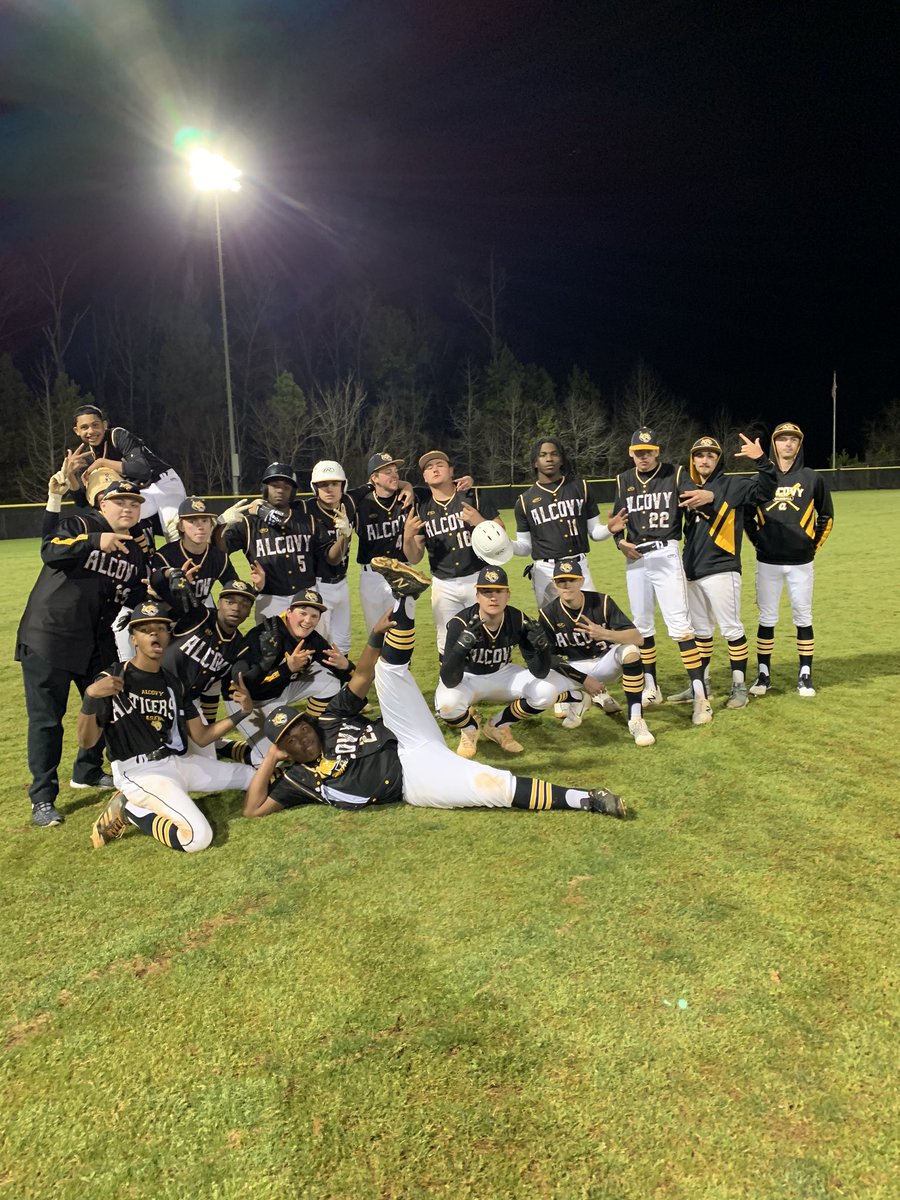 Tonight, on what should have been Senior Night, we will honor our seniors by lighting up our field at 8:20 (20:20 military time) and letting it shine for 20 minutes and 20 seconds. We miss y’all!