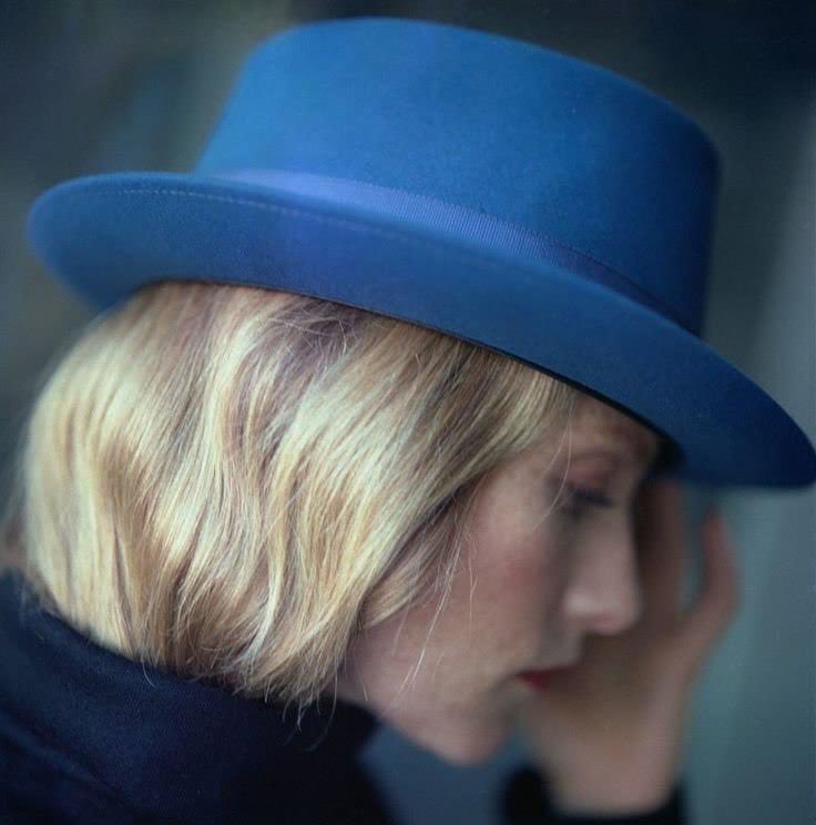 villa_albertine's tweet image. Isabelle Huppert in #Pantone2020 💙