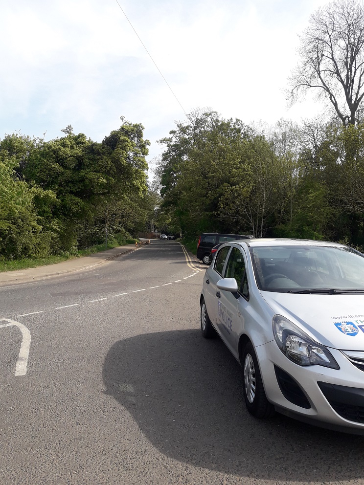 TVP_ChiltSBucks's tweet photo. In today's patrols we passed @Dorney_Lake Happy to see the road remains clear of parked cars & indicates potential visitors are taking the advice to #StayHome #StaySafe #C9715 π£πββοΈπ΄ https://t.co/n0pxzI4afO