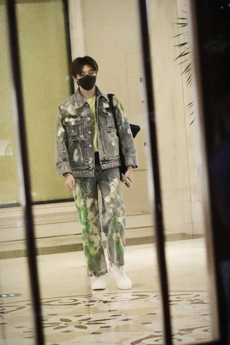 cr. 九月贩售单·焉栩嘉  #R1SE   #yanxujia   #焉栩嘉