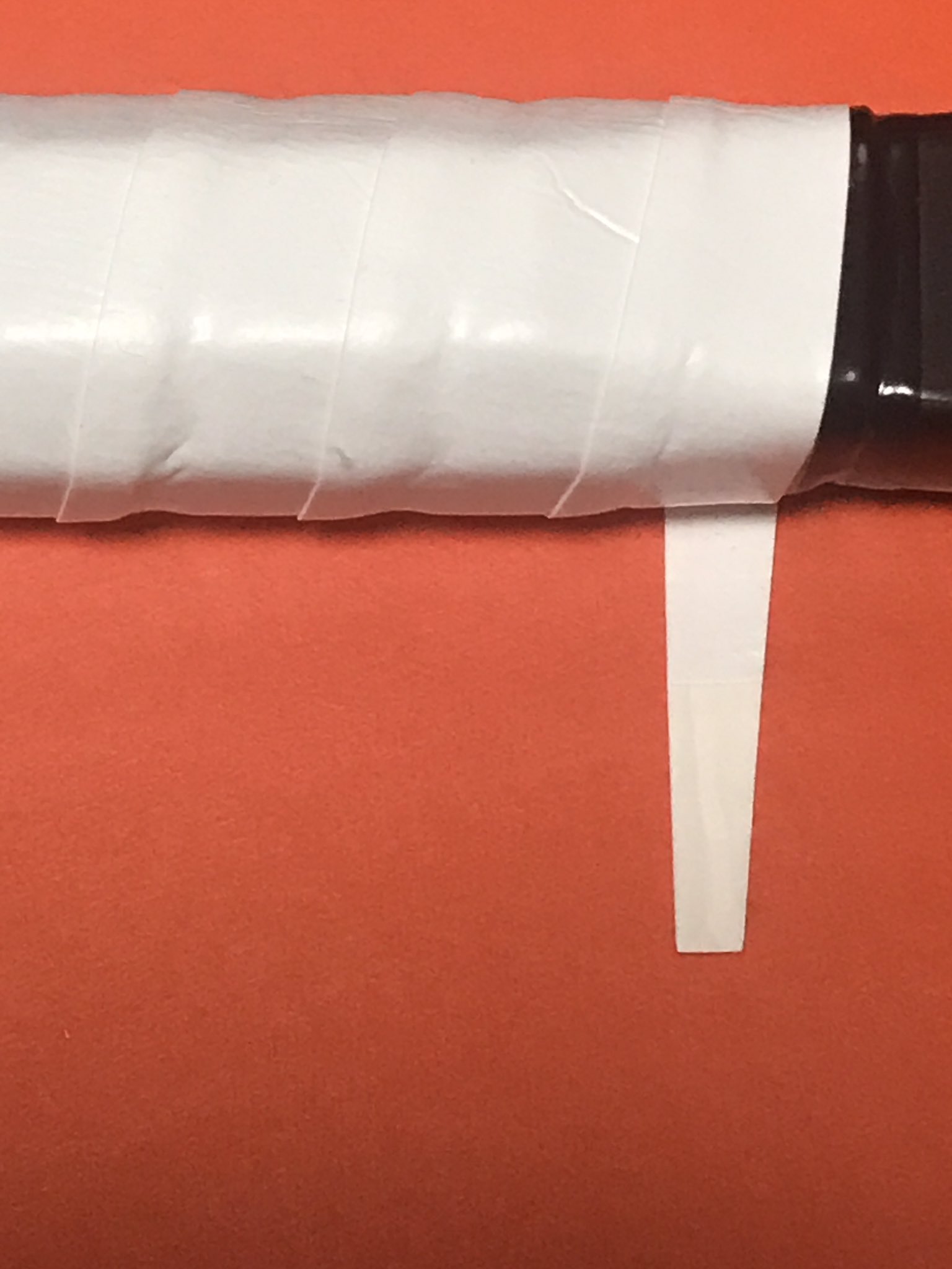 Kimony Japan 中の人流 ハサミを使わないグリップの巻き終え方 こちらはご紹介するまでもなく多くの方がやられていると思いますが 俗にいう 逆巻き です 三角に切られていない側から巻き始め 巻き終わりに両面テープを剥がして止め 最後に Kimony Japan 中の人流 ハサミを使わないグリップの巻き終え方 こちらはご紹介するまでもなく多くの方がやられていると思いますが 俗にいう 逆巻き です 三角に切られていない側から巻き始め 巻き終わりに両面テープを剥がして止め 最後に