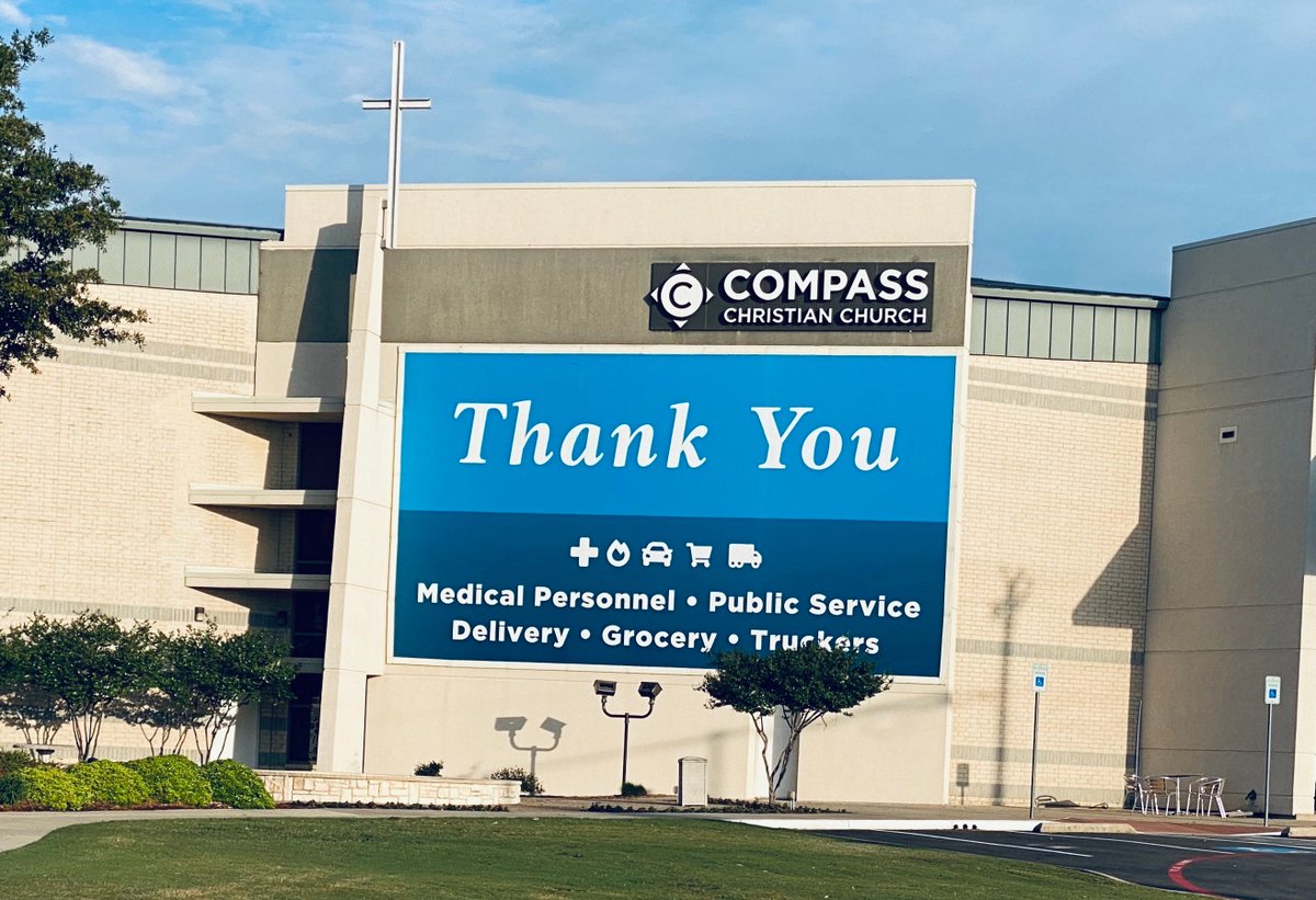AustinKellerman's tweet photo. GIVING THANKS: A massive sign of appreciation of the side of @mycompasschurch in Colleyville, Texas. 👏 👏 👏 https://t.co/inK6Sbyac2