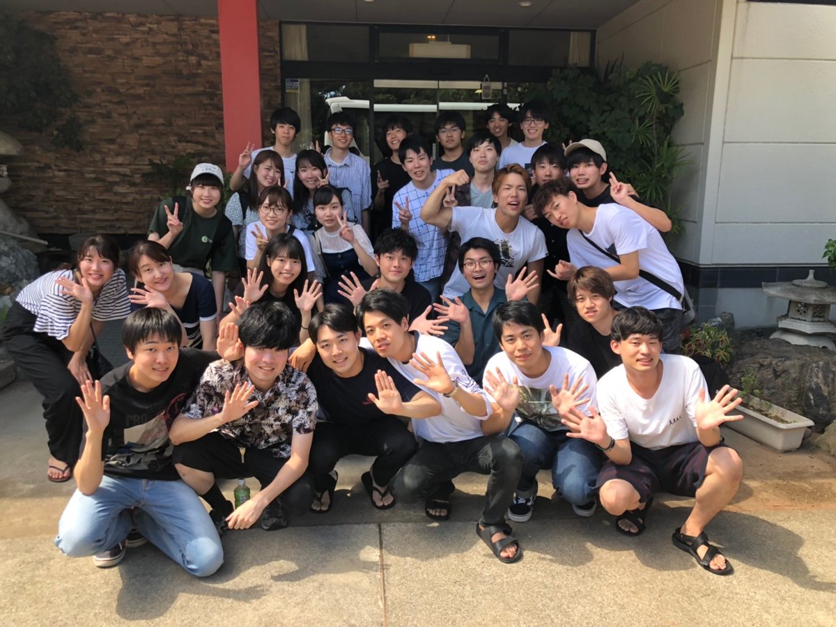 Flyingrabbit33's tweet photo. 新入生の皆さん、入学おめでとうございます！

ラケットボールサークル Flying Rabbit です🐰

ラケットボールとは、一言で「壁打ちテニス」です！
全員が初心者なので安心🙆‍♂️
毎週火曜日に活動しています！

興味のある方は、@091225adgjmptwまで気軽にご連絡ください！

#春から法政 https://t.co/Axru7tyFWa