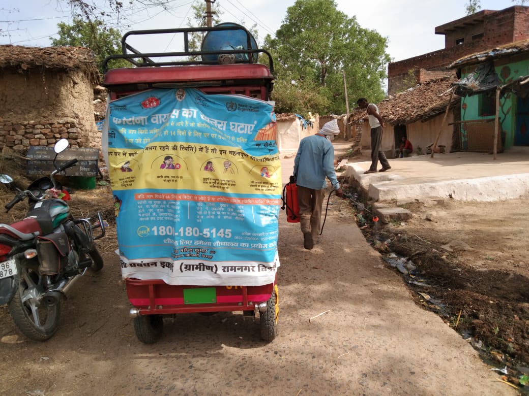 Zila Chitrakoot me Covid-19 se bachaw hetu gram vasiyo ko jagrook krne hetu prachar prasar.