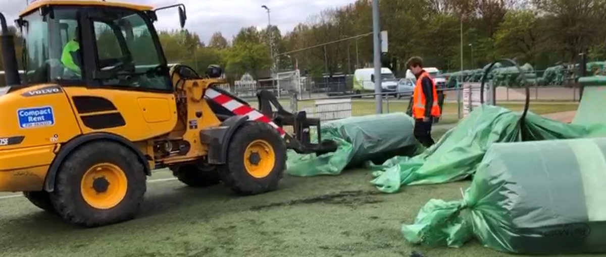 Re-Match loopt voorop met oplossen brancheprobleem: re-match.dk/nl/re-match-lo…. Sleeving is een goed voorbeeld van Re-Match's visie op wat echte recycling is. #rematch #eerlijkerecycling #stopdeberg #kunstgras #duurzaam