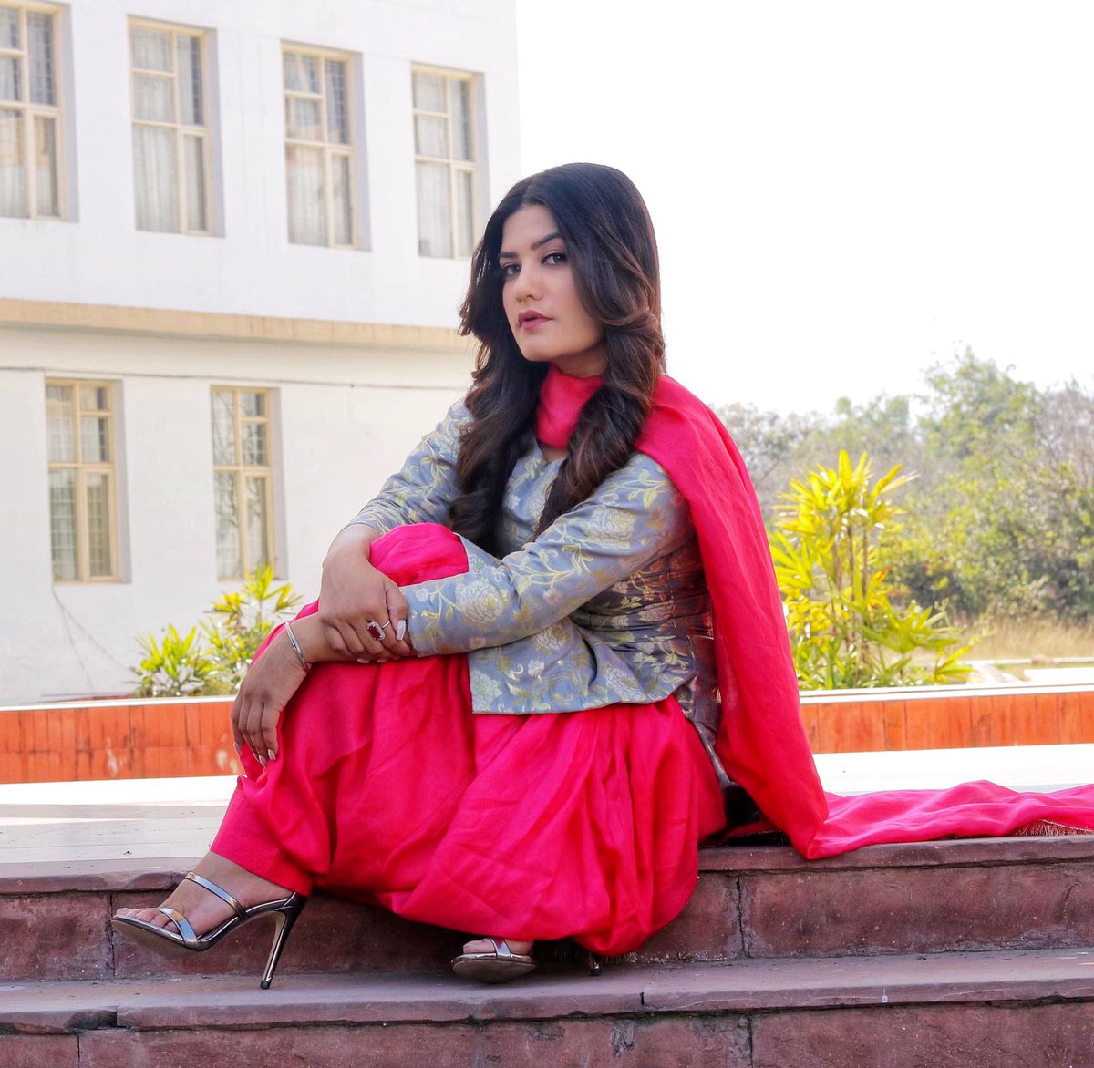 KaurBmusic's tweet photo. Hnji Kiwe O Saare?? Te Kidan Lagea #HeroWarga ??
https://t.co/rZwwD1Ce76 https://t.co/IuJvAZWXdm