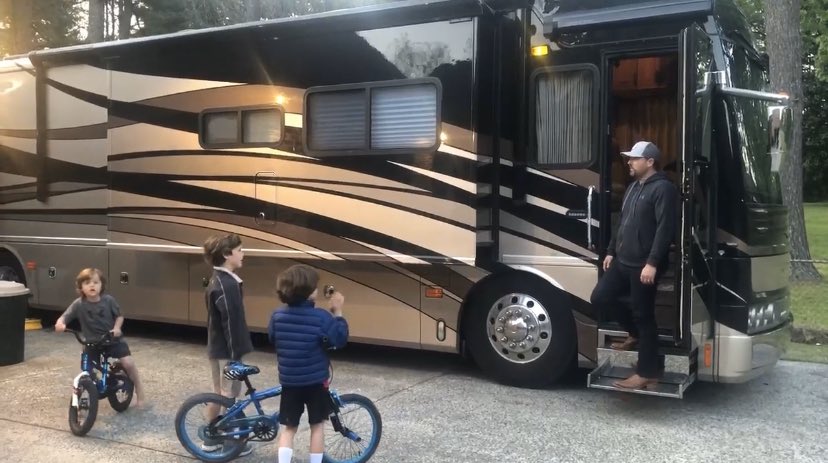 JalynSouchek's tweet photo. Dr. Drew Dill went from living in isolation in his garage to a RV parked outside. He can stay close to his family while he’s isolated but now he has the luxuries of AC, a shower and a fridge to be more comfortable. 

Story coming up at 6:30 a.m. on #GoodDayMemphis https://t.co/X6rXxftqzq