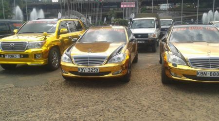 AfricaFactsZone's tweet photo. Kenyan Governor Mike Sonko who is also a Rapper, has come under fire from critics for sharing bottles of Hennessy as part of his Coronavirus packs. https://t.co/3ecoJTrxmT