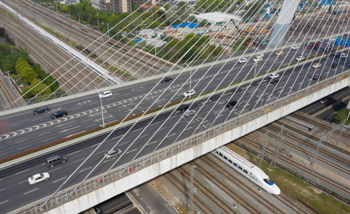 ChinaDaily's tweet image. The lockdown of Wuhan city was lifted on April 8 and traffic and transportation services has gradually resumed.