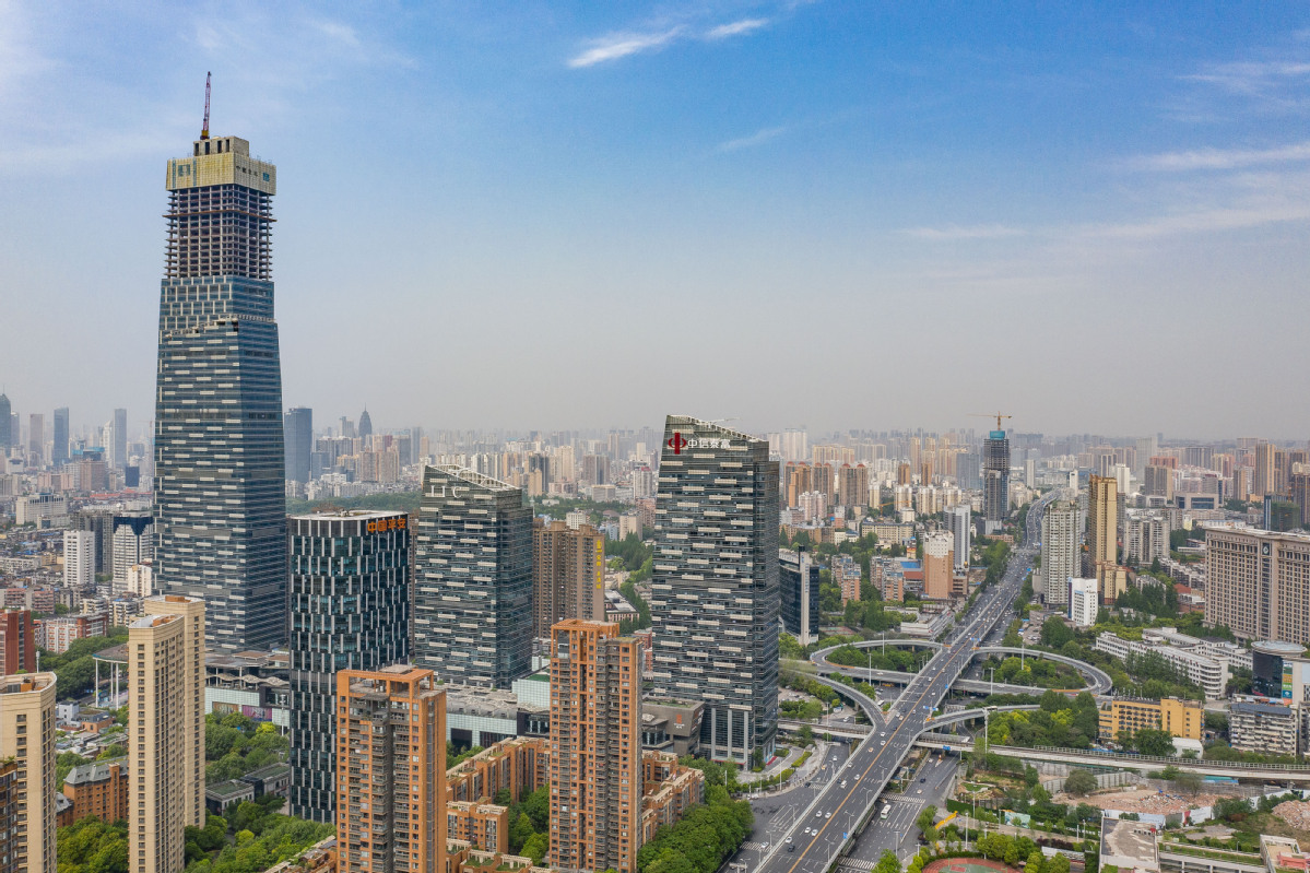 ChinaDaily's tweet image. The lockdown of Wuhan city was lifted on April 8 and traffic and transportation services has gradually resumed.