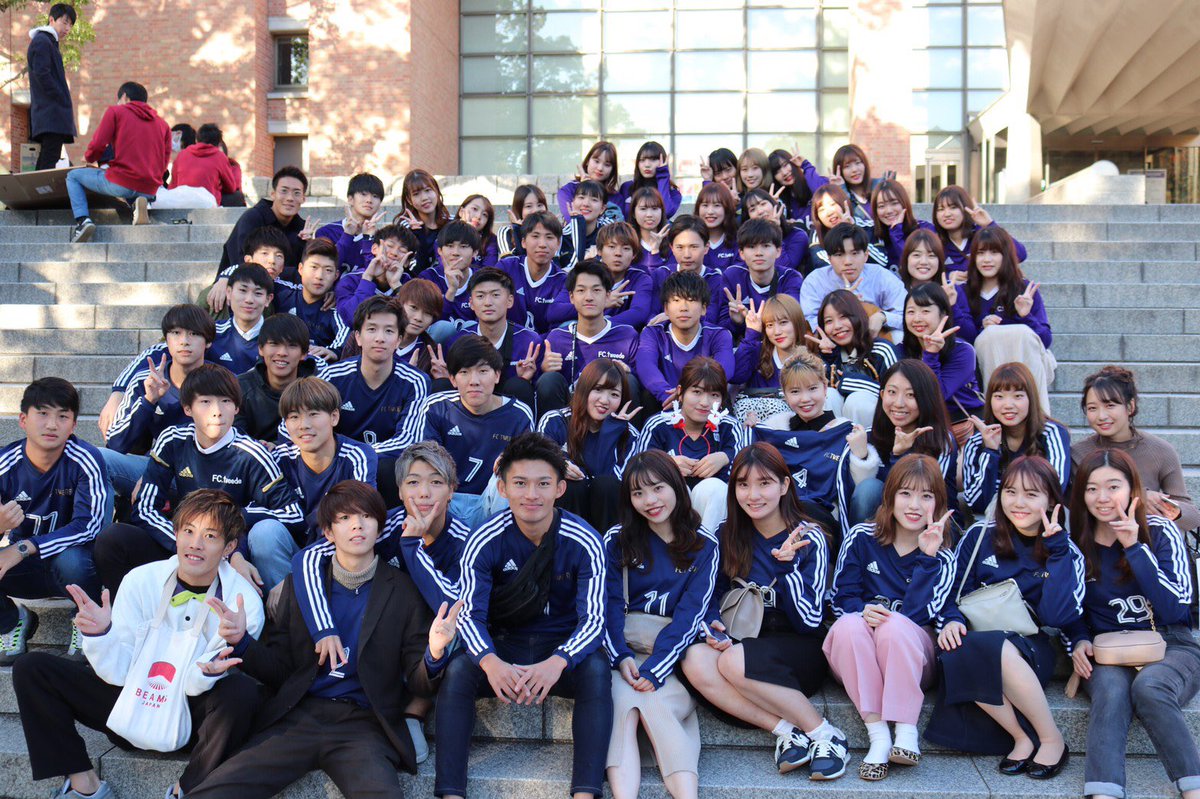 tangled__m7's tweet photo. サークル選び困ってたらとりあえずFc.Tweedeに入りましょう🥺
このサークルに入れば月1でイベントがあるので一瞬で同期とも先輩とも仲良くなれます👫🏻💕練習はほぼ週一でやってます⚽️the大学生みたいな充実した大学生活送れることを保証します！✨気になった人はDMください📞
#春から関大
#関大サークル https://t.co/yEEDnm2Bjo