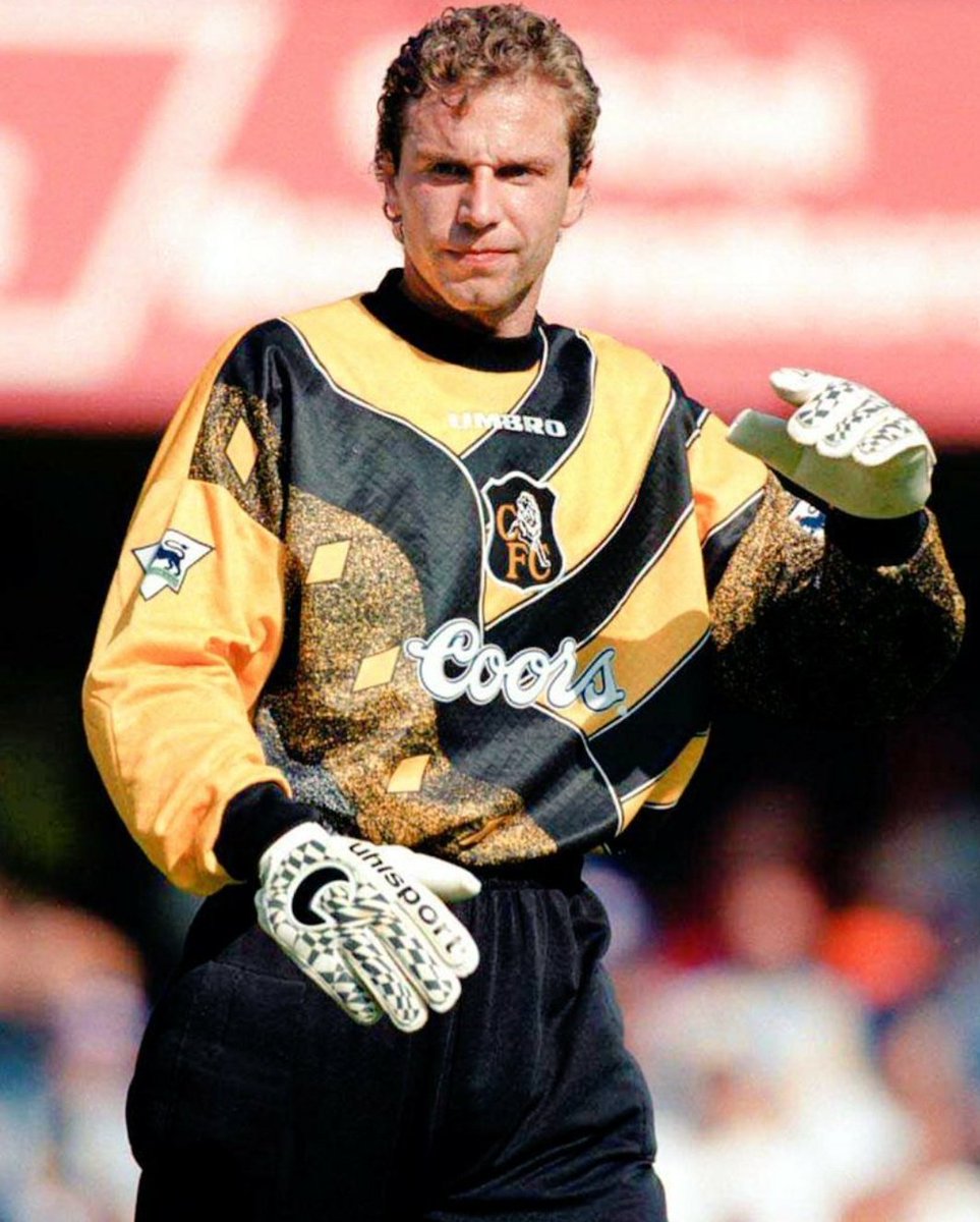 Dimitri Kharine He was a colourful character (not just his goalkeeping attire). Back in the early 90s and long before there was always a myth about goalkeepers having to be really tall, Dimitri was 6ft maybe slightly more.  #190FIVE  #CFC  #CHELSEA  #KHARINE