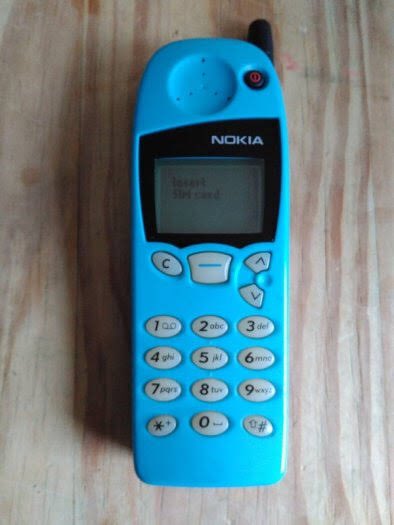 MphoLesego's tweet photo. @kanya_kb 0824040557 on this phone, bought at Bears Furniture for R999.00 in 2000. My first cellphone, left in a Vodacom container at the taxi rank - thatโs how it got lost. The number Iโm using now, I got it after this. #day21oflockdown #myfirstcellphone https://t.co/QMRuKPMZ0S