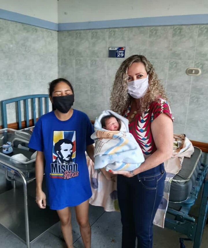 Madres venezolanas dieron a luz hermosos y sanos bebés en los hospitales centinelas <a href="/HCentralSC/">HospitalCentralSC</a> <a href="/oasancristobal/">IVSS San Cristóbal</a> habilitados para atender a todos los connacionales que llegan a su Patria 🇻🇪, recibiendo toda la protección del Gobierno Bolivariano <a href="/NicolasMaduro/">Nicolás Maduro</a> y <a href="/FreddyBernal/">Freddy Bernal</a>