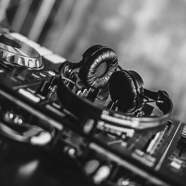 / / ; 𝖘𝖆𝖞 𝖒𝖞 𝖓𝖆𝖒𝖊

         I'm 𝕵𝖆𝖉𝖝𝖆𝖓  ⚔️ today i'll do  ˓ แลกฟอล — ตามทัก ˒ just retweet this and let's talk 🏴‍☠️

`ยพท ลฟตท.ครับ🕸