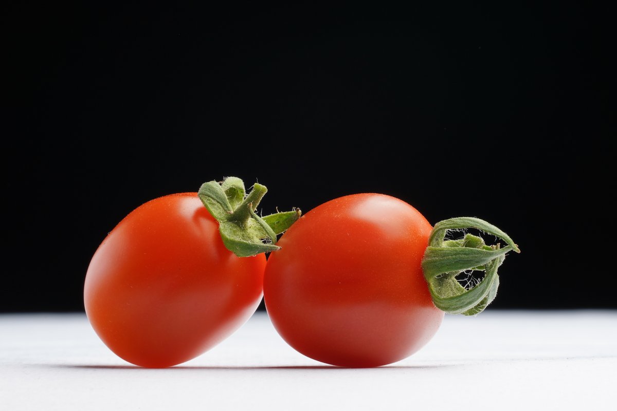 PowersFlowers's tweet image. It’s 🍅 #ATomatoADay 🍅 time ⏰
Auld Sod is said to be an Irish tomato. These lovely twin toms were grown by friend of the Totally Terrific Tomato Festival, @aileenomeara. Read more at facebook.com/TotallyTerrifi…
#TTTomFest20 #TomatoLove