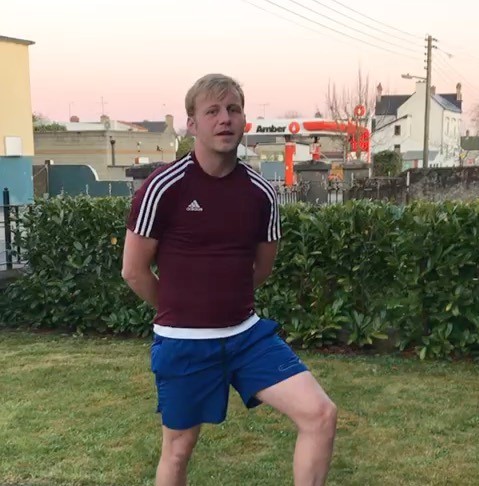 Uh-oh - did our charity ambassador <a href="/PeterRyan_ire/">Peter Ryan for Tipperary County Council</a> just beat Irish legend <a href="/WhelanRonnie5/">Ronnie Whelan</a> at blindfolded keepy-uppy?? Can you beat Peter? Grab your blindfold and a ball and take part in our <a href="/gaastars/">gaastars</a> Blindfold Challenge! #PlayingaBlinder ow.ly/sF2T50zfOKw