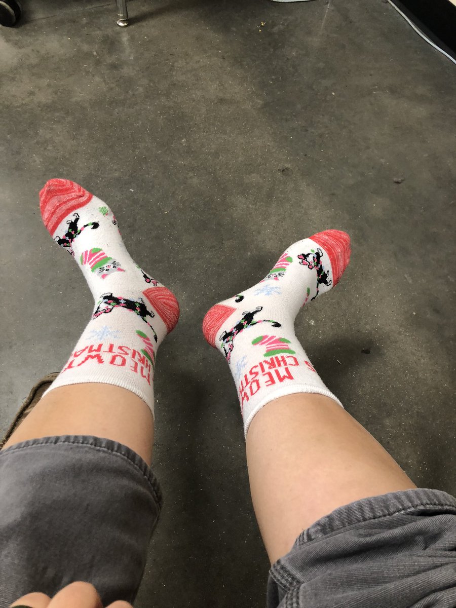 KappelMartha's tweet photo. #MWSpringSpiritWeek Merry Spring Xmas! I got the kids scratch offs! Pam was the only winner though... MET 1979 #Xmasinspring #meowyxmas https://t.co/cMrZUEYICK