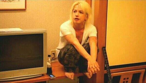 doeluuuu's tweet image. 殺伐とした世の中にちょこんとhyde🥺💕