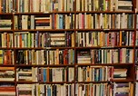 emelo_mark's tweet photo. Can anyone recommend a supplier of wallpaper featuring bookshelves please? Just in case I'm ever interviewed on TV. Thanks. https://t.co/raBz17RRxh