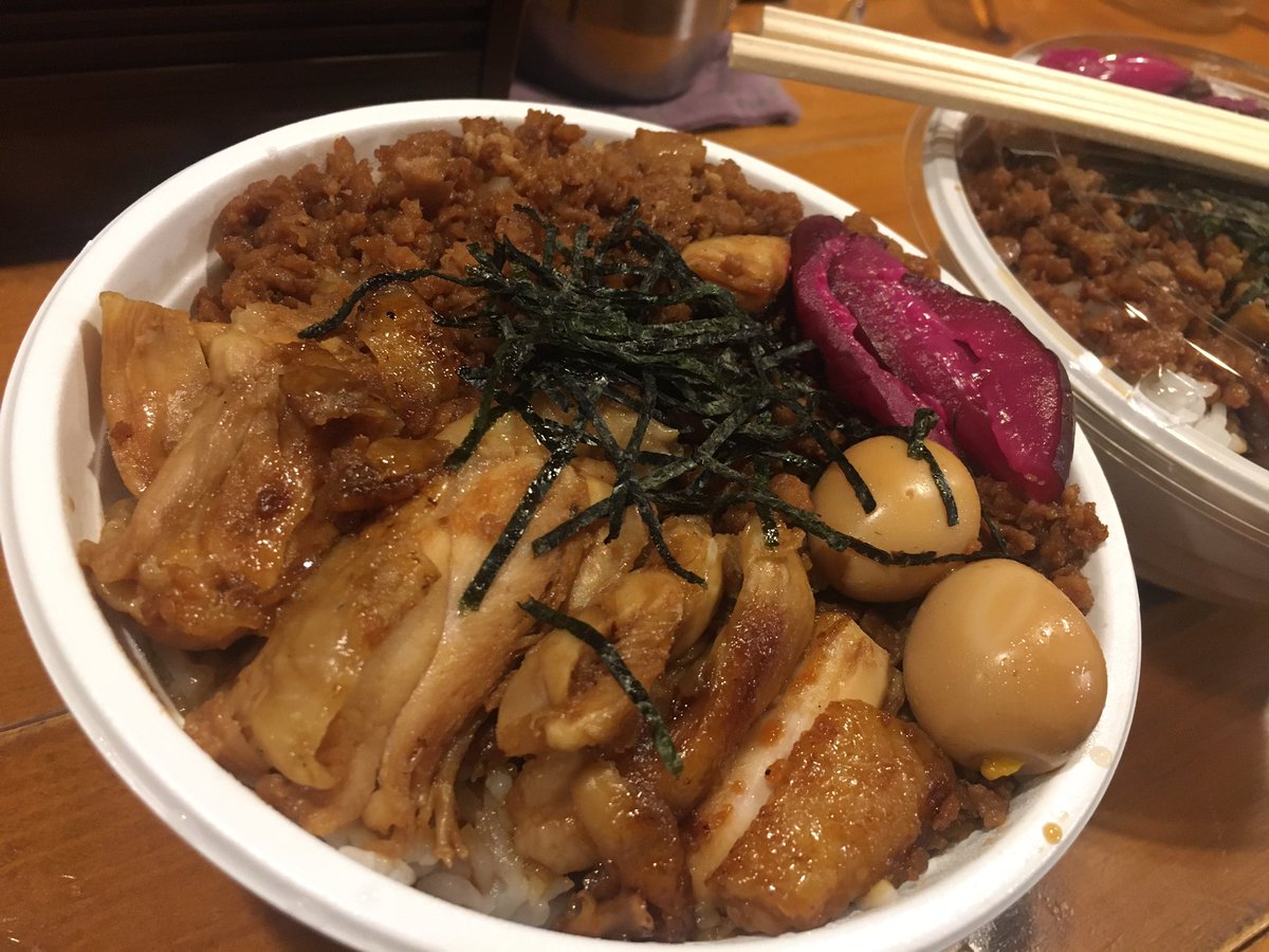 Soto Coffee ソトコーヒー 茨城県水戸市の小さな喫茶店 休み中にソトイーツ W 今回は当店近所の焼鳥 福とりさんのとり丼 焼鳥とそぼろとうずらがミッチリ入った男前丼 ヤバ 詳しくはお問い合わせを テイクアウトミト 水戸エール飯