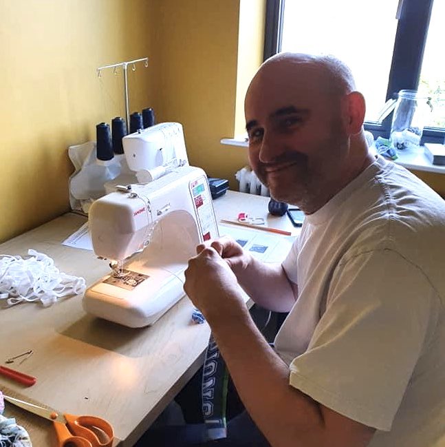 RawlinsAcademy's tweet photo. Today is #WearYourPyjamasToWorkDay, but we decided that rather than show you our PJs, we would show you the faces of those staff hard at work making PPE - so we are doing #SewingMachineSelfies today🧵
First up are Art teachers Mrs Fern and Mr Wilde - keep up the good work! https://t.co/ysL1Ws7ma8