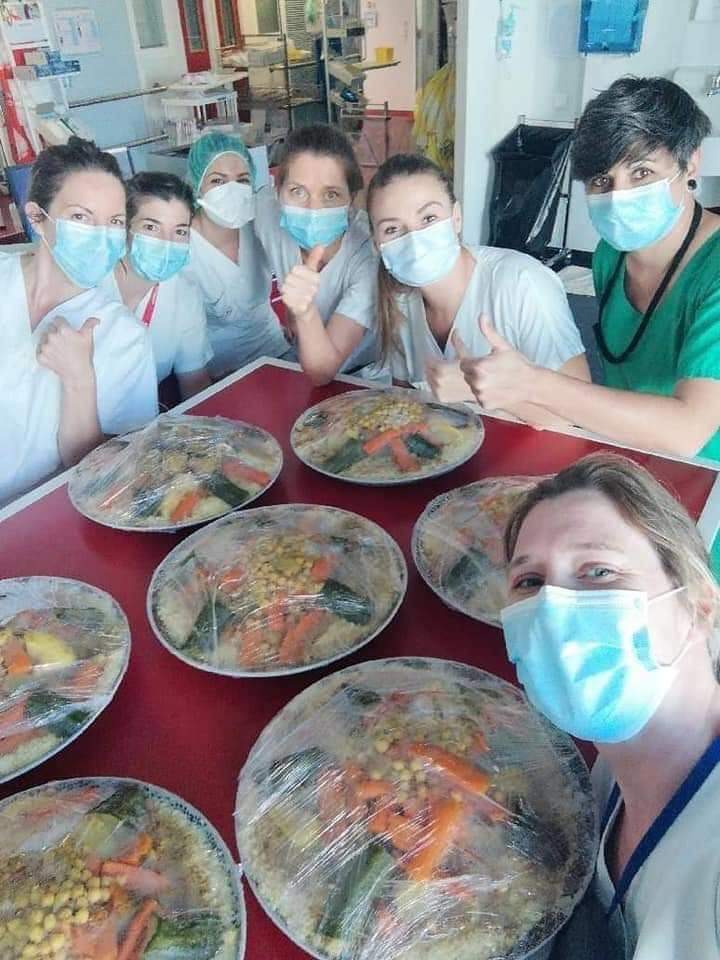 anemiche_mod's tweet photo. The #Great_Mosque of #Nantes has offered #couscous to the #doctors and #carers of the #hospital! A magnificent gesture bravo 👏👏👏
#Covid_19 https://t.co/NSWL15ogYG