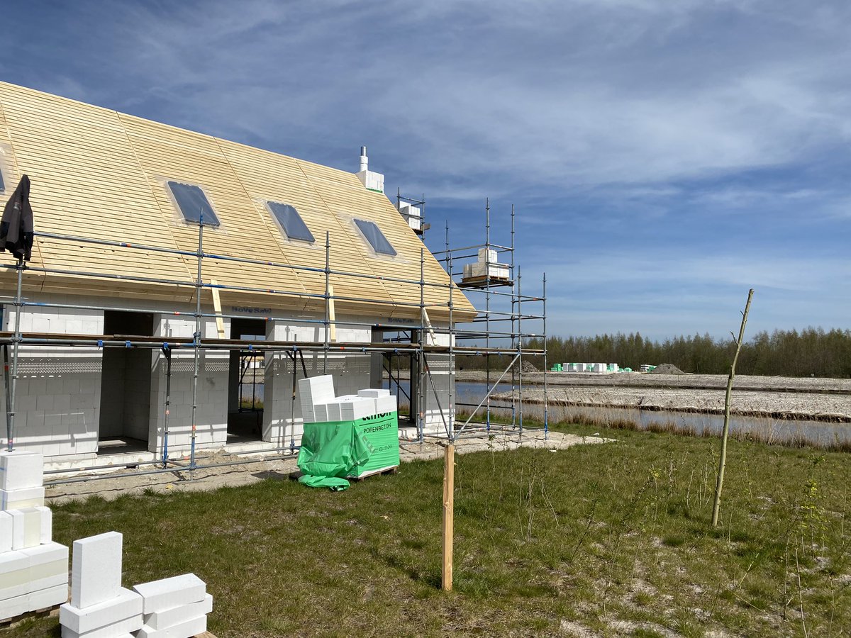 Kavel 28 en kavel 8 onder de kap! 
Meer van Eysinga en Het Eyland
#langweer #boornzwaag #sintnicolaasga #recreatiewoning #vakantiewoning ah #water #friesland #zonneenergie #geothermie #van adel #warmtepomp 
meervaneysinga.nl TW Makelaars @twmakelaars twmakelaars.nl