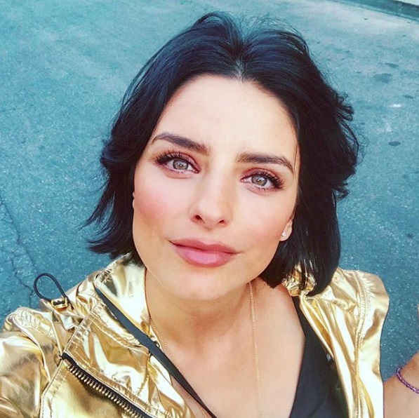 ZelebMx's tweet photo. @AiSlinn_Derbez afirma que a @MauOchmann lo quiere para toda la vida. https://t.co/7Mjhk0gJxP https://t.co/lhA9OaYIP4