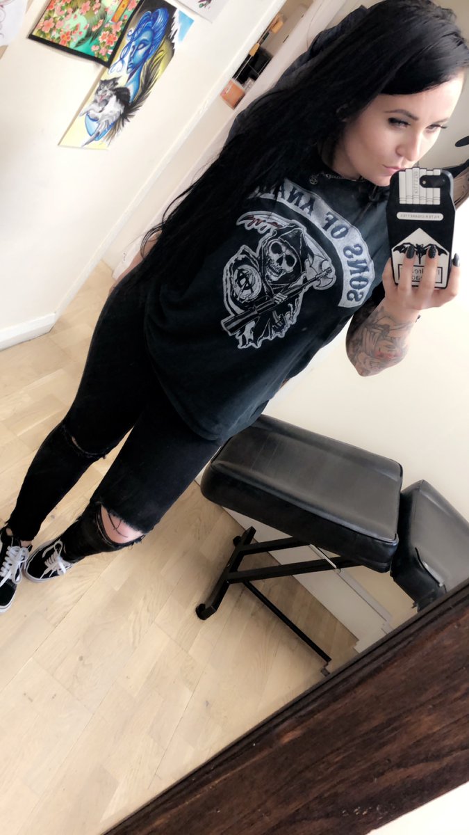 Rebecca Louise (Top 0.6%) on Twitter: "Looking fire either way! 🔥 Come and play on https://t.co