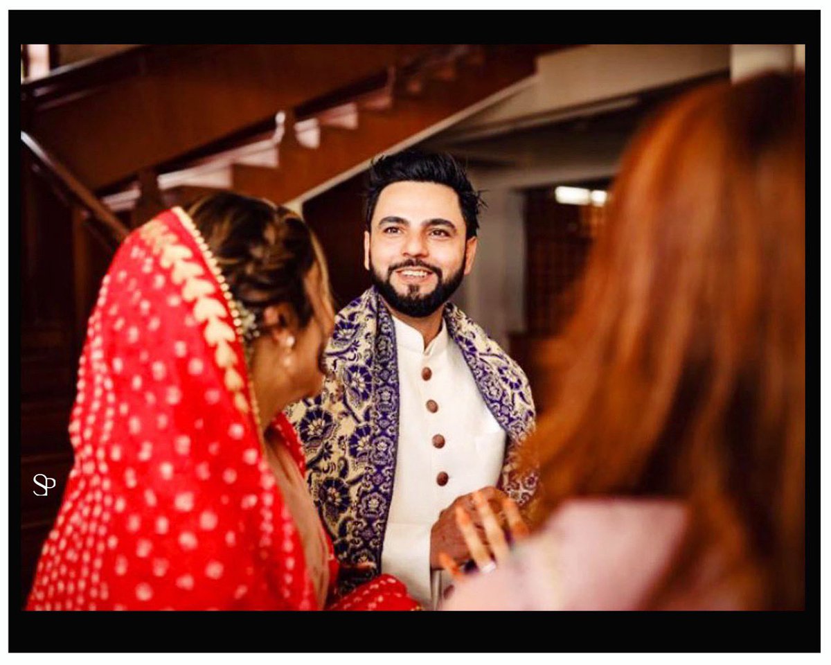 If marrying your love had a face😍
“When I saw you I fell in love, and you smiled because you knew.” - William Shakespeare.
#SPHCmenswear
.
.
.
#weddingstory #weddingdiaries #weddingdress #nikaah #festiveedit #weddingedit #bride #groom #sherwani #kurta #redchunni