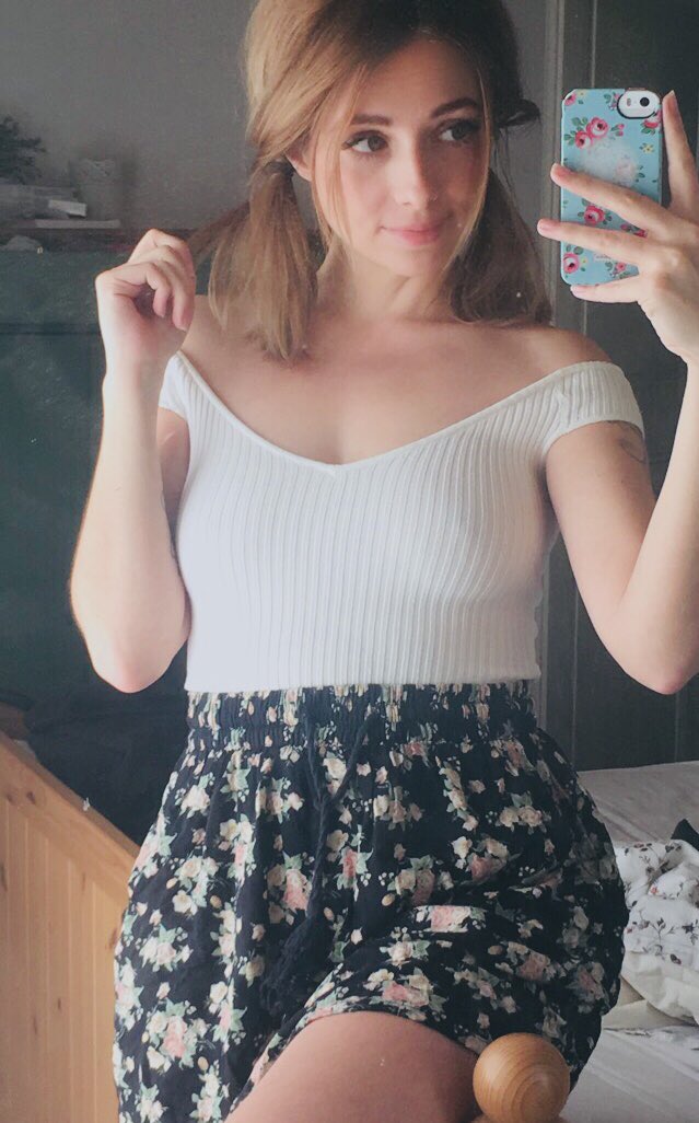 _Sandy_Bee's tweet photo. Come talk to me and see me naked ☺️💕 https://t.co/HyewTjetpj https://t.co/9RovOMhowH