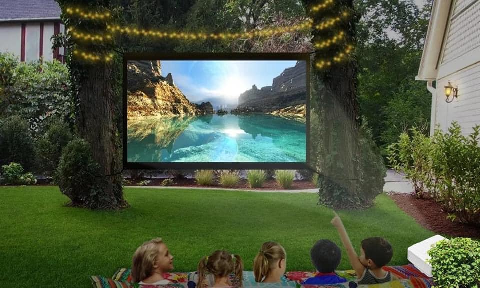 Bringing cinema to your garden - eepurl.com/gZ5v4X