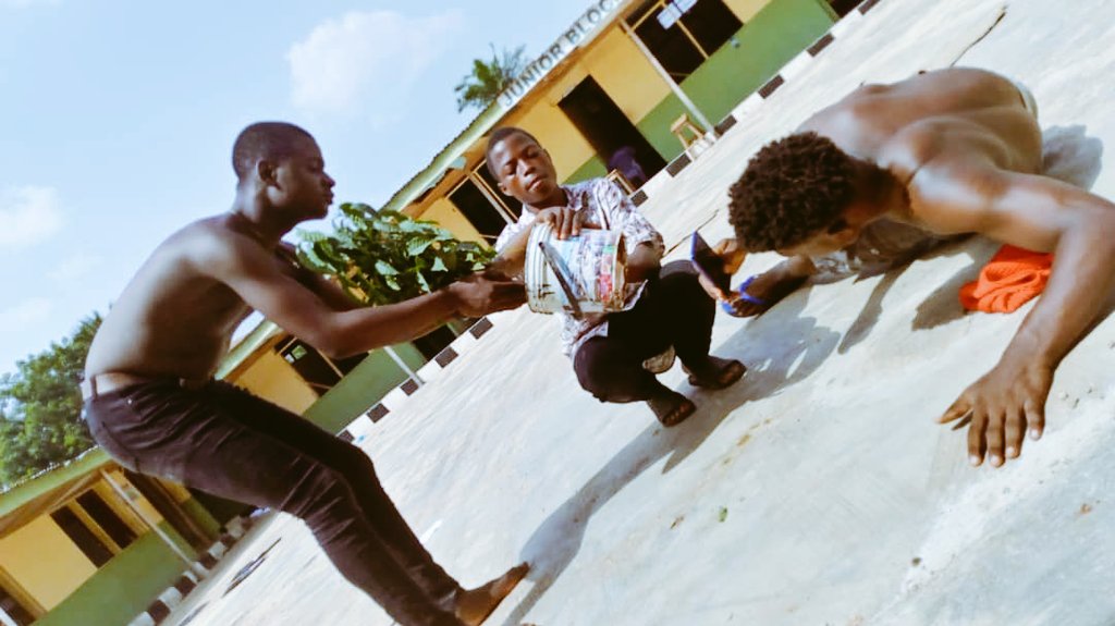 chxgozie's tweet photo. The efforts.... The results

Please twitter, make my work go viral.
Again, don't ask why I wasn't wearing a shirt 😂😂 https://t.co/TOQU0JOJLB