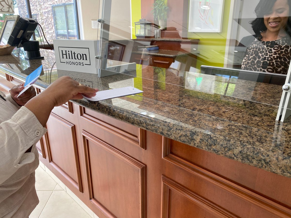 OCTANORM_NA's tweet photo. Sneeze guards

Ideal for gas stations, hotels, pharmacies, grocery stores, restaurants, and doctors offices. 

The plexiglass barrier can be mounted at varying heights allowing items to be passed through underneath if needed.

#COVID19 #CORONAVIRUS #OCTANORM https://t.co/YWw5Aeb0gx