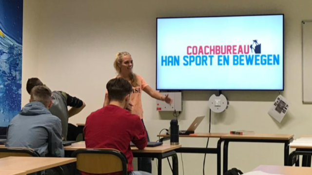 GoudenKansen's tweet photo. THROWBACK | Op Gouden Kansen verscheen eerder deze blog van Tamara Kramer. "Is positief coachen een kwestie van lef", vroeg zij zich af? Lees de blog (nog) eens. Hoe kijk jij hier tegenaan?

Blog: https://t.co/MoqvgoeHmL https://t.co/2nPJN6tIFp