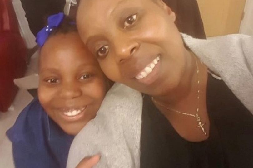 Single mum, 45, dies of coronavirus leaving daughter, 12, with no family in UK mirror.co.uk/news/uk-news/s…