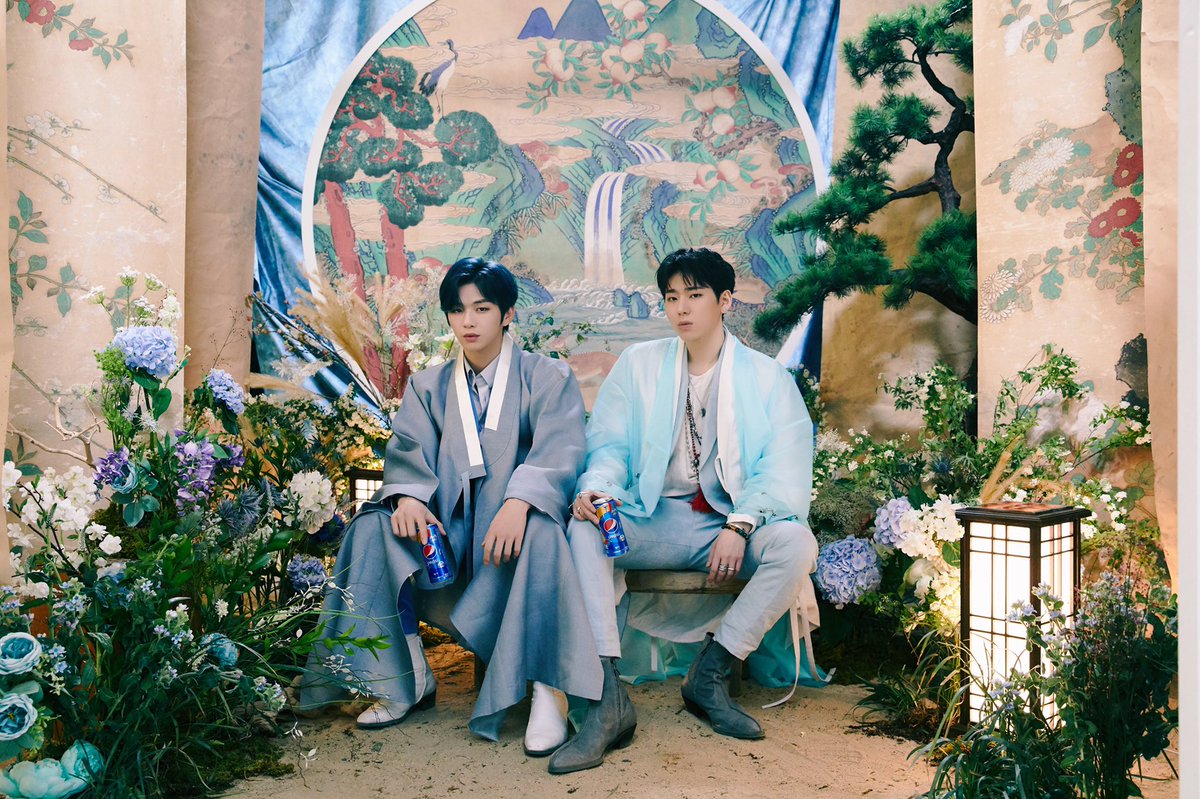 gkllina's tweet photo. 펩시 마시다가
펩시로 목욕하고
펩시로 청소하고도 남으면
우리집 분수대에 펩시 좀 채워 넣지 뭐

#지코 #강다니엘
#KOZ #커넥트엔터테인먼트
#FORTHELOVEOF대한민국
#FORTHELOVEOFIT #펩시 https://t.co/9m59om0N2g https://t.co/Gx3chX7pEO