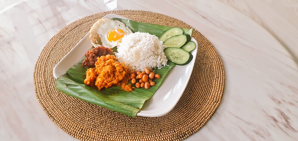 themcncshowcase's tweet photo. Nasi Lemak with Masala Chicken.
Never knew some day I'd be able to make this on my own. #diningwithnc #quarantinecooking #nasilemak #masalachicken #homemade https://t.co/079YDK5M3o