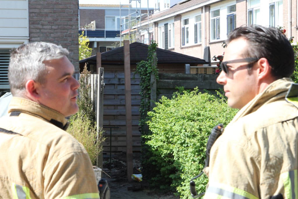 Gasleiding doorboord bij bouw overkapping..