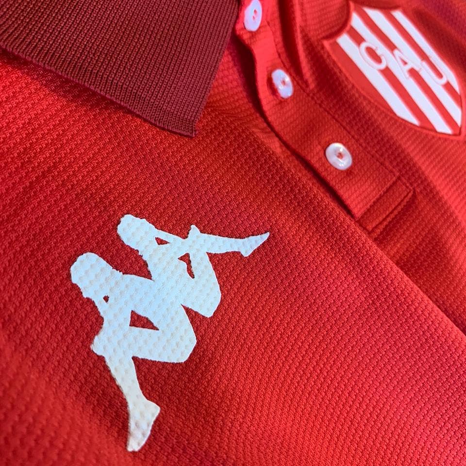 clubaunion's tweet photo. 🔴⚪ Con motivo de un nuevo aniversario de #Unión, sorteamos 5 (cinco) chombas oficiales de @Kappa_Argentina

✅ Retwitteá la publicación y comentá debajo de la foto los últimos 3 (tres) números de tu DNI.

❤️ ¡Sorteamos esta noche, tatengues! https://t.co/zQyK90uher