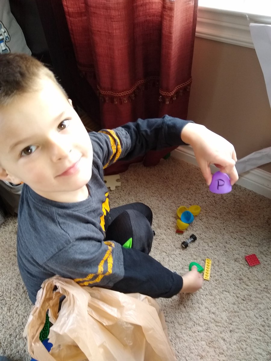 Kristin60280318's tweet photo. @KLjuniorkinder Letter Easter egg hunt! https://t.co/cHBjEPOpnv