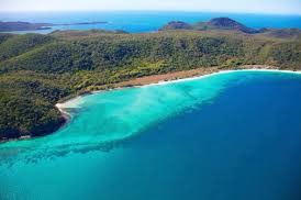 高校地理お助け部 En Twitter サンゴ地形 サンゴ地形は 裾礁 堡礁 環礁の順で変化していく ポイントとしては サンゴの真ん中にある島がだんだん沈んでいくようになくなっていること 堡礁はオーストラリアのグレートバリアリーフぐらいしか出題されないので